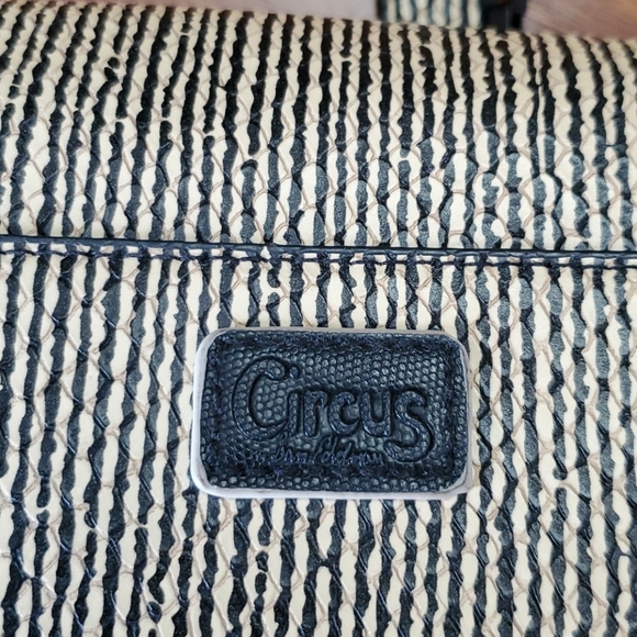 Circus by Sam Edelman "Weston" crossbody purse, - Picture 3 of 5